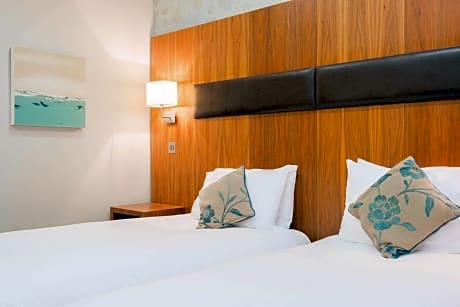 Twin Room - Non-Smoking