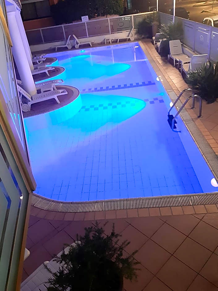 Hotel Embassy