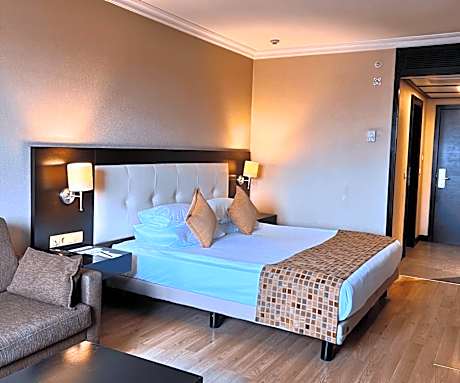 Deluxe Double Room with City View