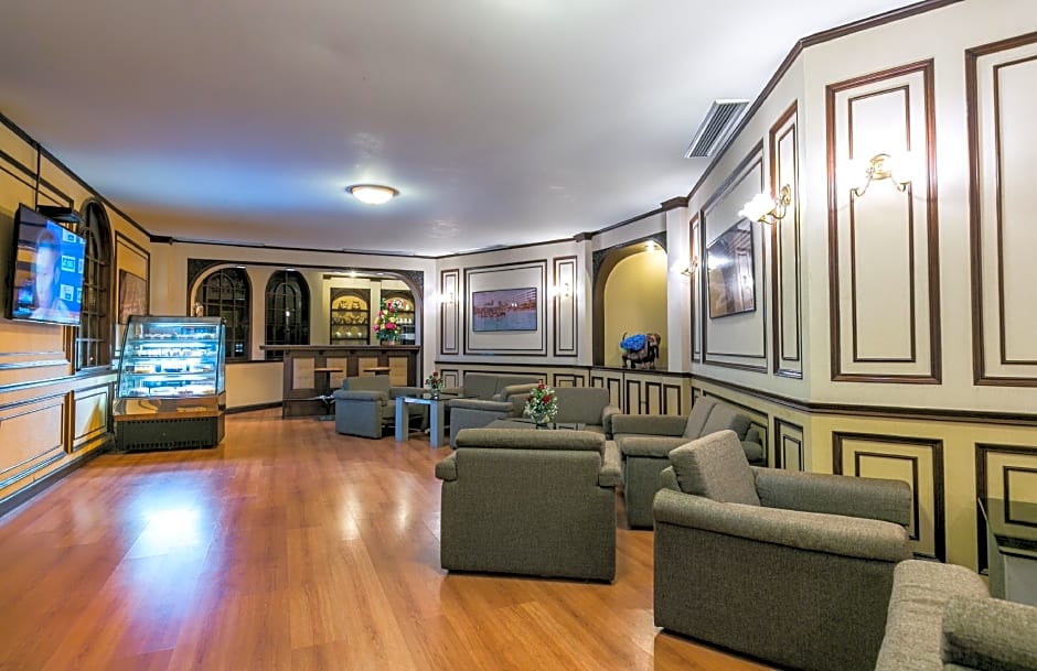 Asia Pattaya Hotel (SHA Extra Plus)