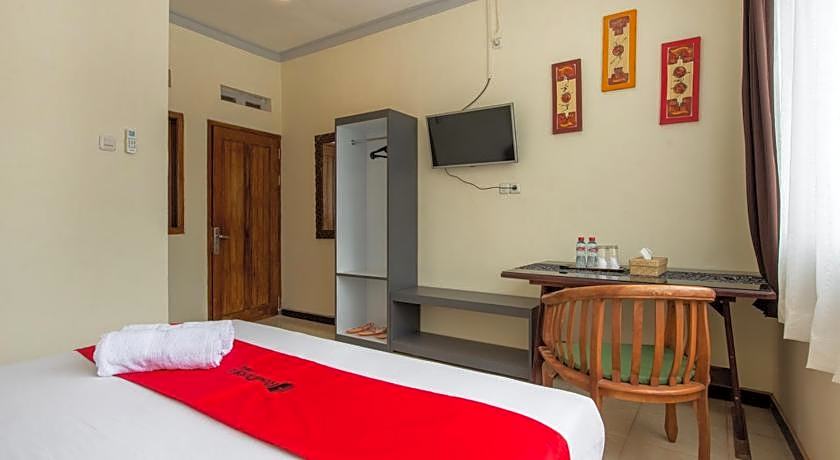 RedDoorz Plus near Balai Kota Batu 2