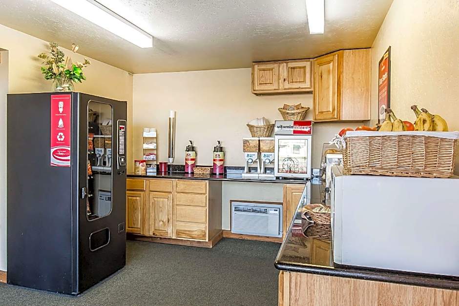 Econo Lodge Inn & Suites Kalispell - Glacier National Park Gateway