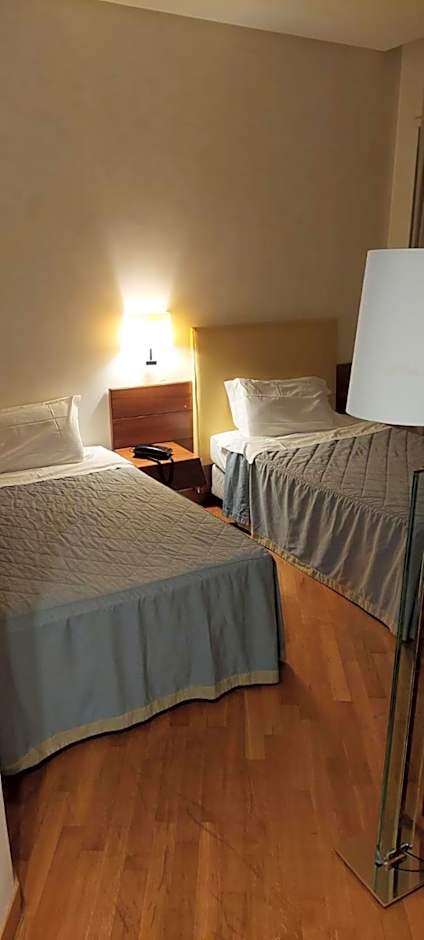 Photo 1 of 1 of 2 Beds