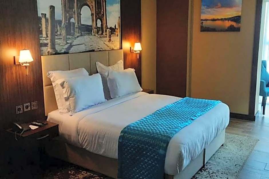 LB Suites Hotel
