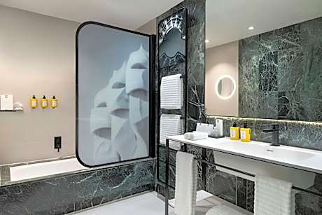 Room (Prestige) (1 King Bed)