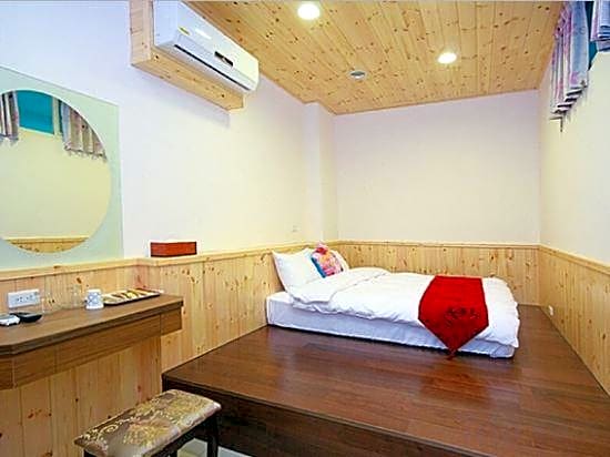 Sun Moon Lake Crystal B & B