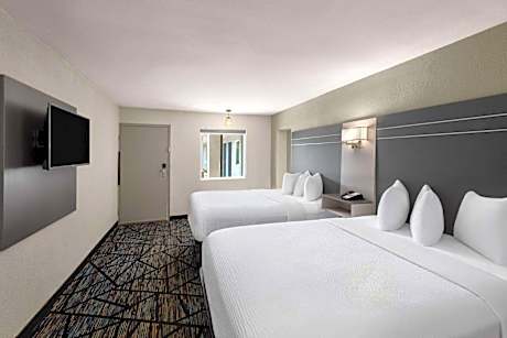 2 Queen Beds, Mobility Accessible Room, Bathtub w/ Grab Bars, Non-Smoking