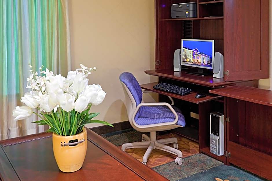 Holiday Inn Express Carneys Point New Jersey Turnpike Exit 1 By IHG