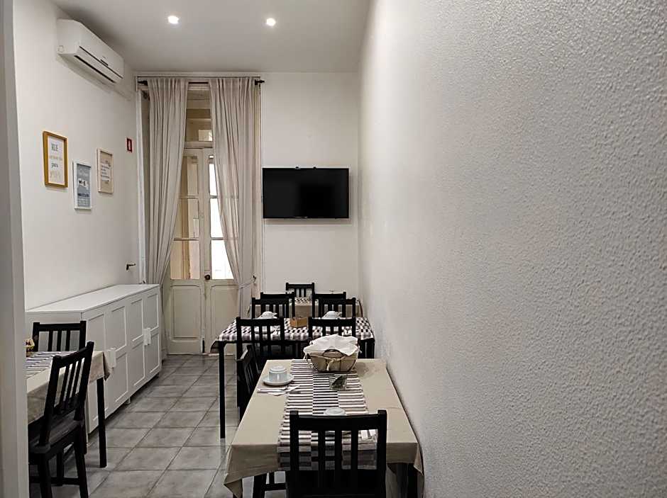 Lira Guest House B&B