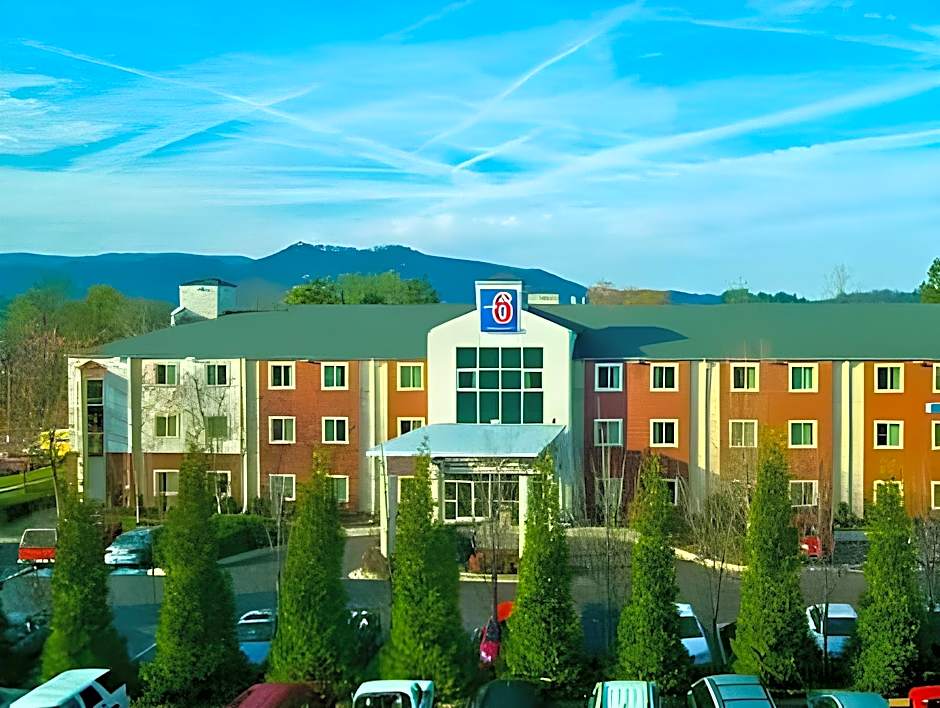 Sleep Inn & Suites Pigeon Forge - Downtown