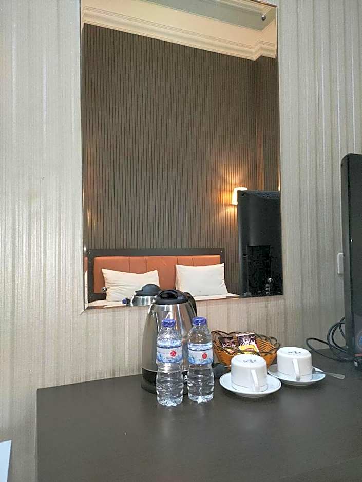 Hotel Harmony In & Karaoke