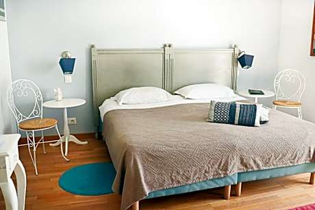 Two Connecting Double Rooms