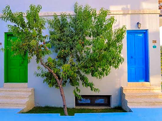 Karyada Hotel