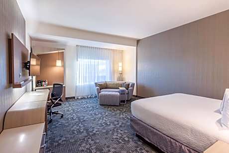 King Guest Room with Sofa Bed