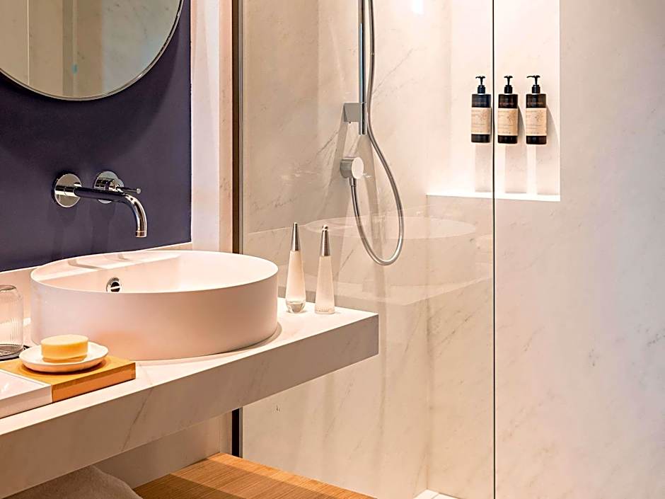 Domaine Reine Margot Paris Issy MGallery Collection