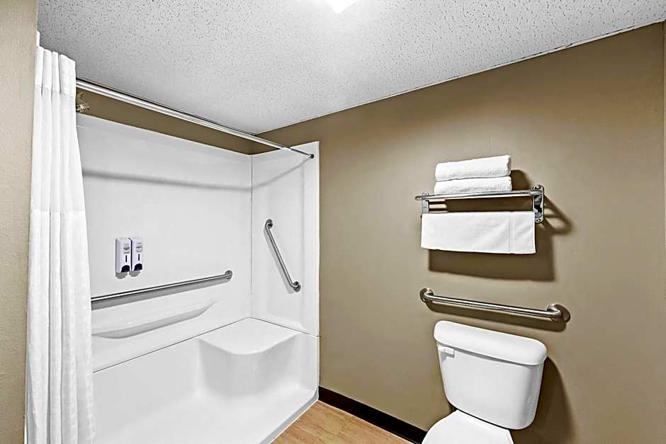 Super 8 by Wyndham Marston