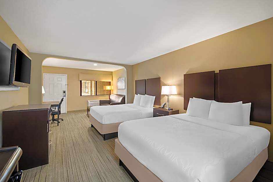 Best Western Cedar Inn