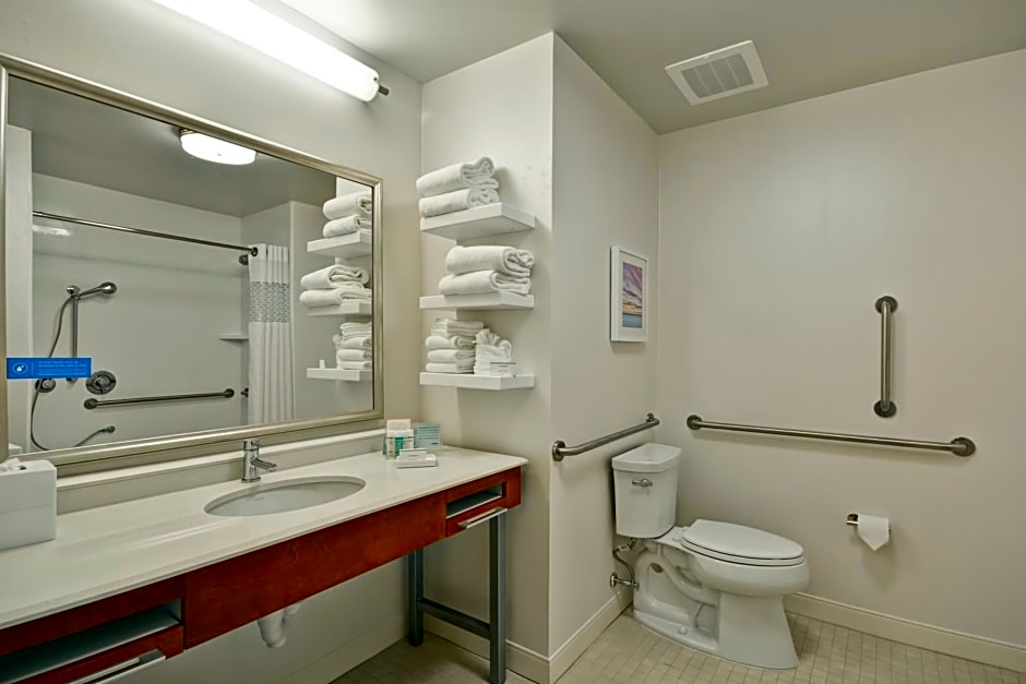 Hampton Inn & Suites Charleston Airport