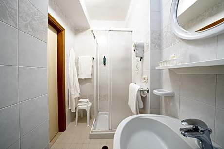 Quadruple Room with Sea View