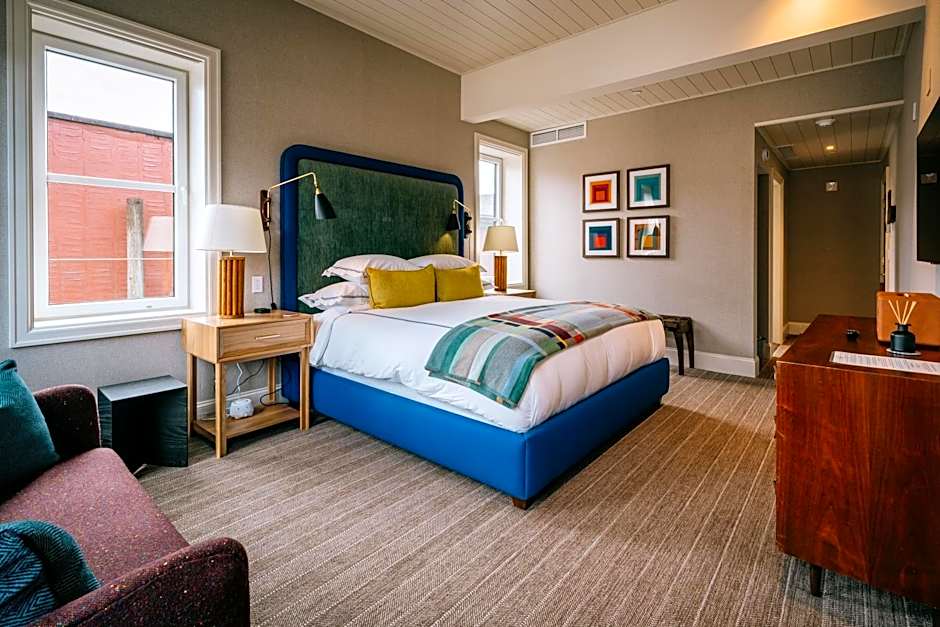 Eleven Revelstoke Lodge