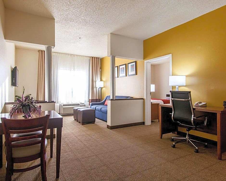 Comfort Suites Central/I-44