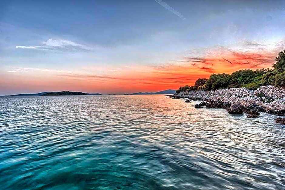 Luxury Beachfront Villa Dalmatino Trogir with private pool right at the beach in Okrug Gornji - Ciovo