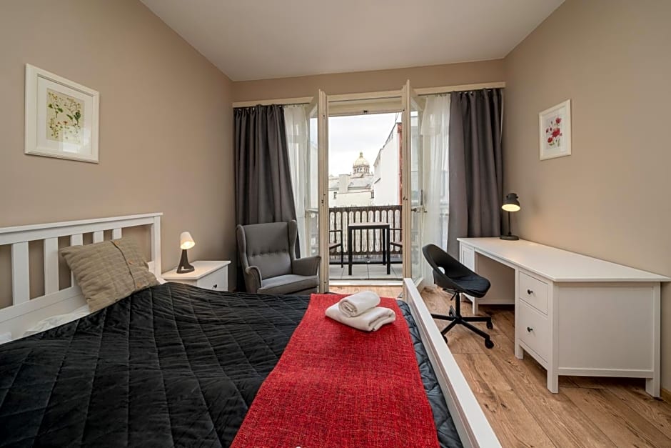 New Town - Apple Apartments