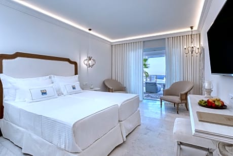 Signature Two Bedroom Suite with Private Pool and Sea View