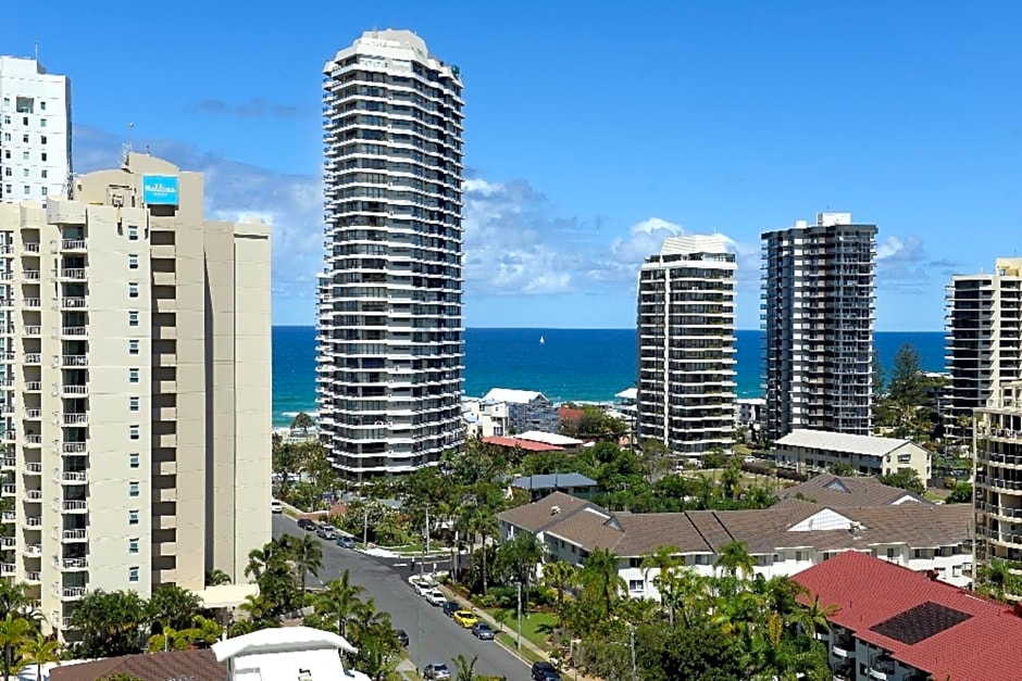 Meriton On Main Beach