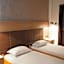 Metropolis Hotel