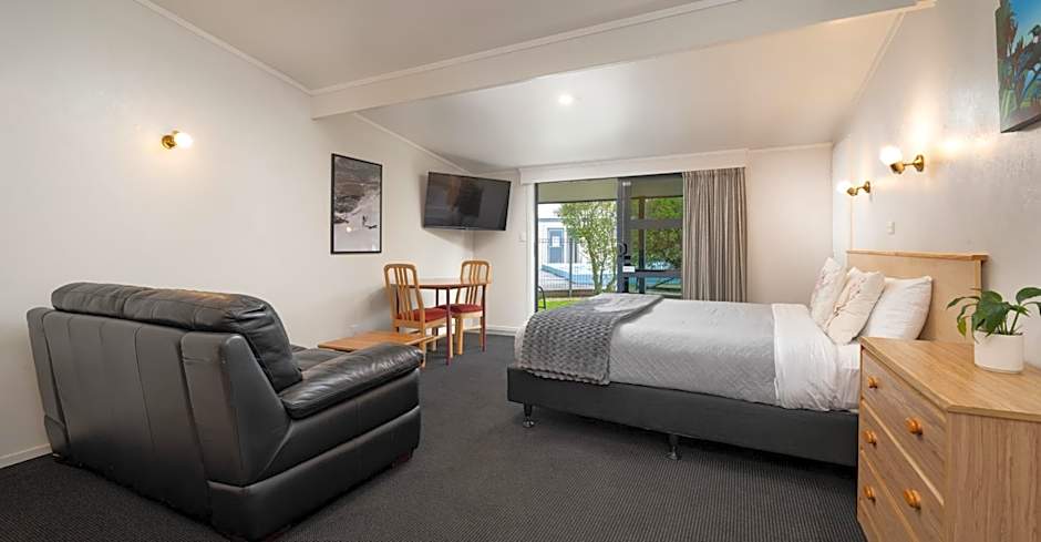 Grove Park Motor Lodge