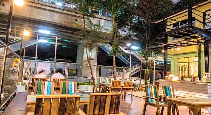 Nang Ta Yon @ Ban Thap Chang Hostel