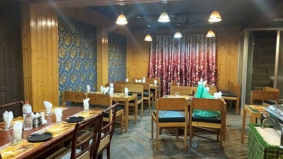 Hotel Wadera's Living – Srinagar, PA