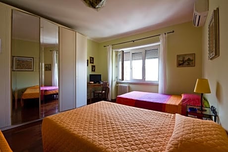 Triple Room with Private External Bathroom