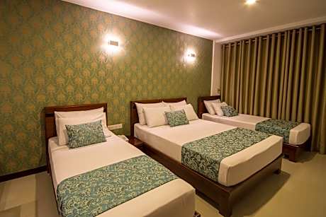 Deluxe Family Room