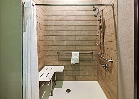 1 King Standard Comm Access Roll Shower