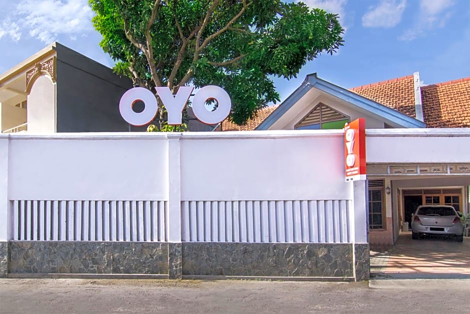 SUPER OYO 890 Dewi Fortuna Guest House