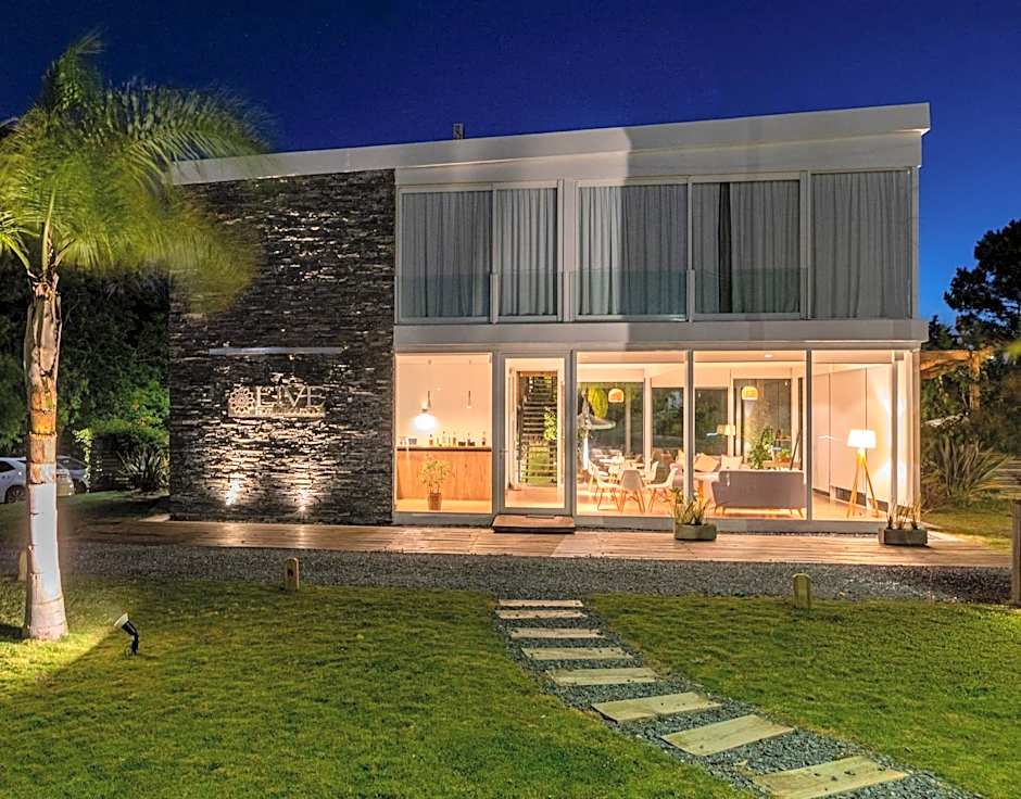 Live Hotel Boutique (Adults only)