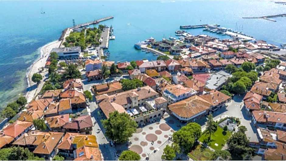 Castro Mesembria Boutique Hotel