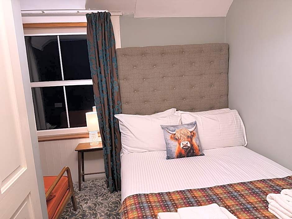 Loch Leven Hotel & Distillery