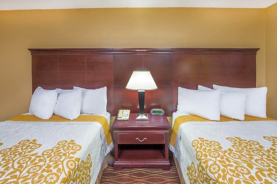 Days Inn by Wyndham Paducah I-24 Exit 4