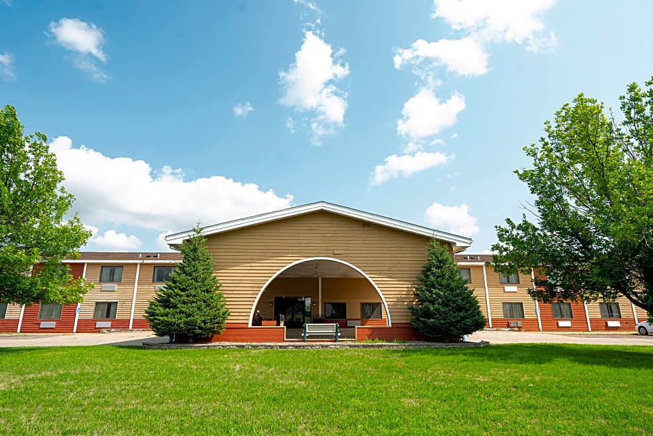 OYO Hotel Redwood Falls near Jackpot Casino