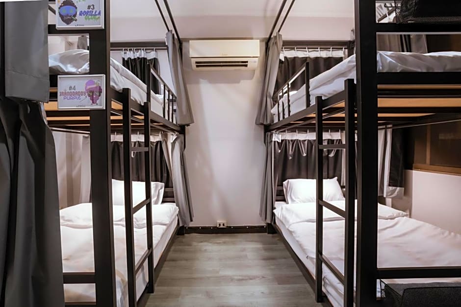 420 Hostel - Ekkamai Buds & Beds