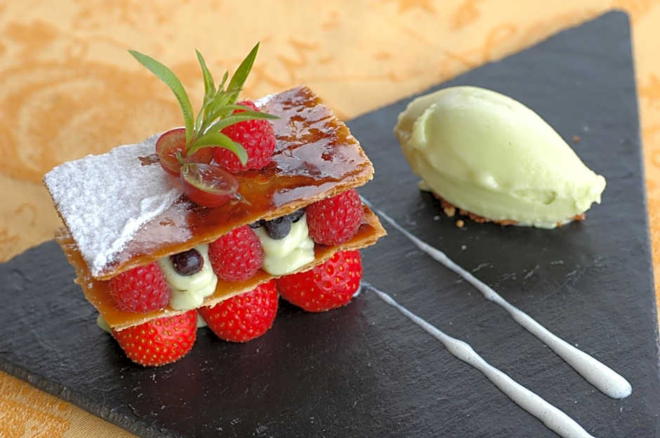 Logis Hotel Restaurant La Tour