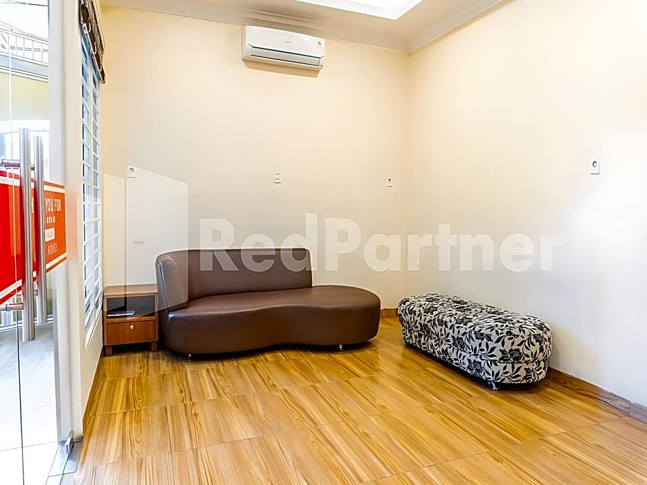 Adam Malik Guesthouse near Regale ICC Medan Mitra RedDoorz