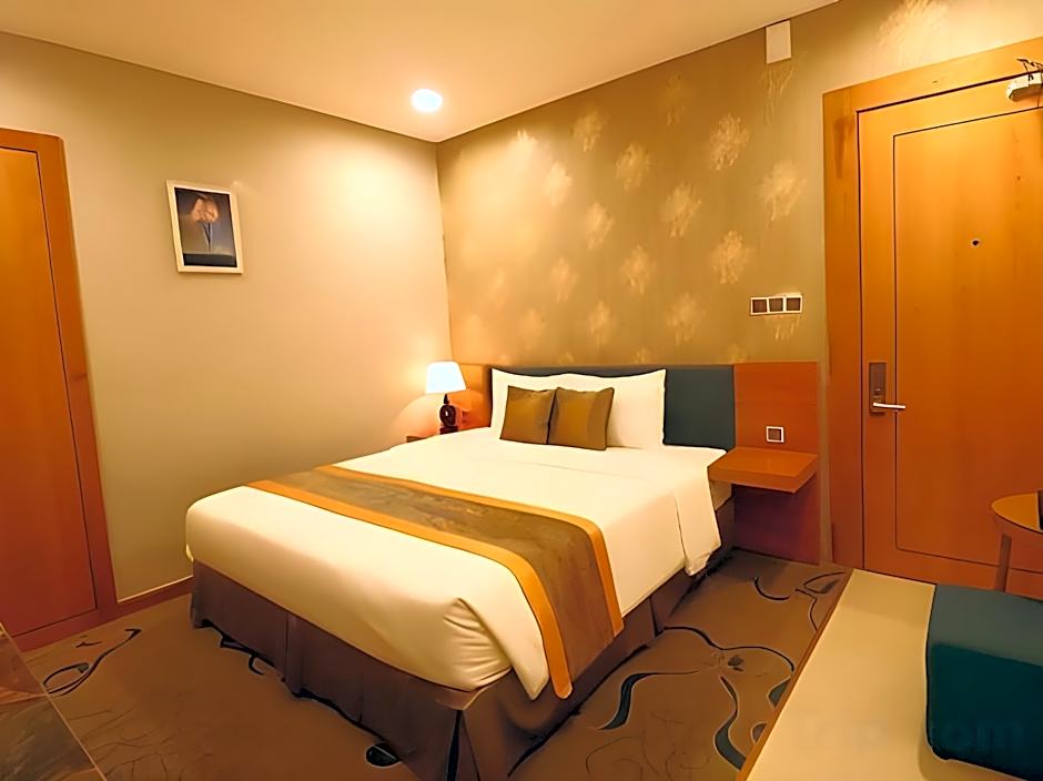 The Blue Airport Hotel