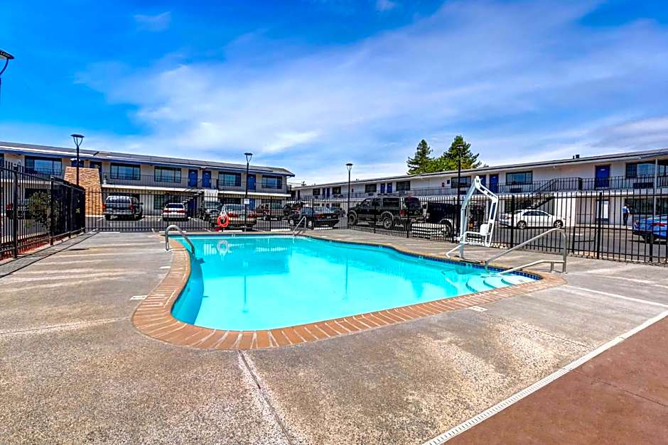 Motel 6-Ukiah, CA - North