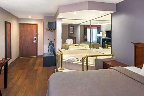 Quality Inn & Suites Cincinnati I-275