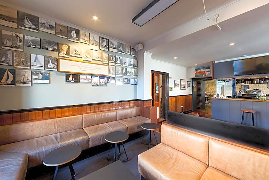 Customs House Hotel
