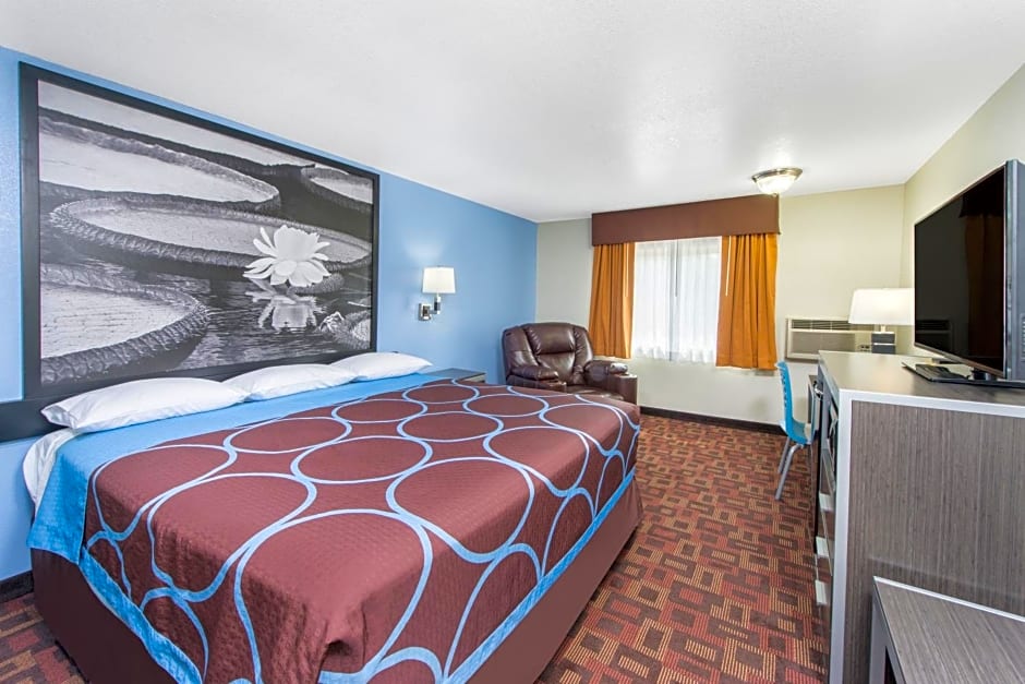 Super 8 by Wyndham Moberly MO